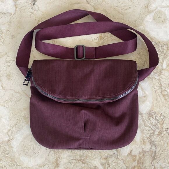 Lululemon Maroon Crossbody Fold Over Convertible Fanny Pack - Picture 2 of 11